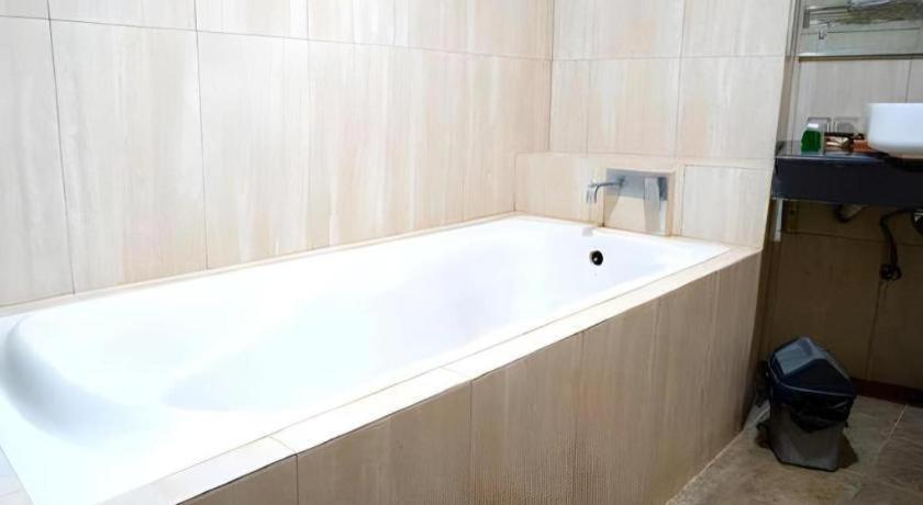 Ahava Hotel 2*